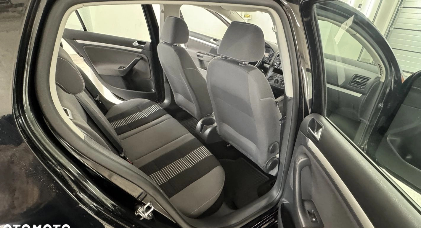 Volkswagen Golf cena 18900 przebieg: 154300, rok produkcji 2009 z Sieradz małe 211